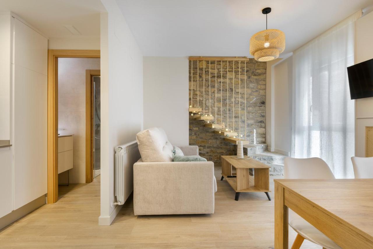 Apartamentos La Muralla De Хака Экстерьер фото