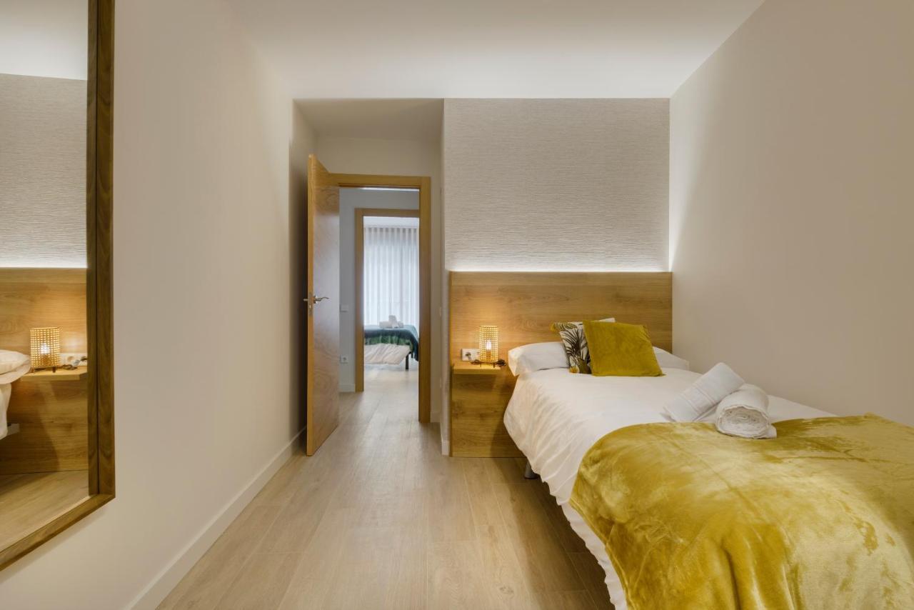 Apartamentos La Muralla De Хака Экстерьер фото