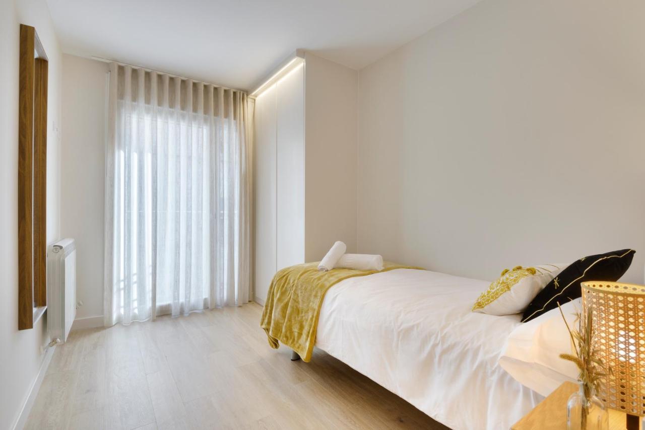 Apartamentos La Muralla De Хака Экстерьер фото