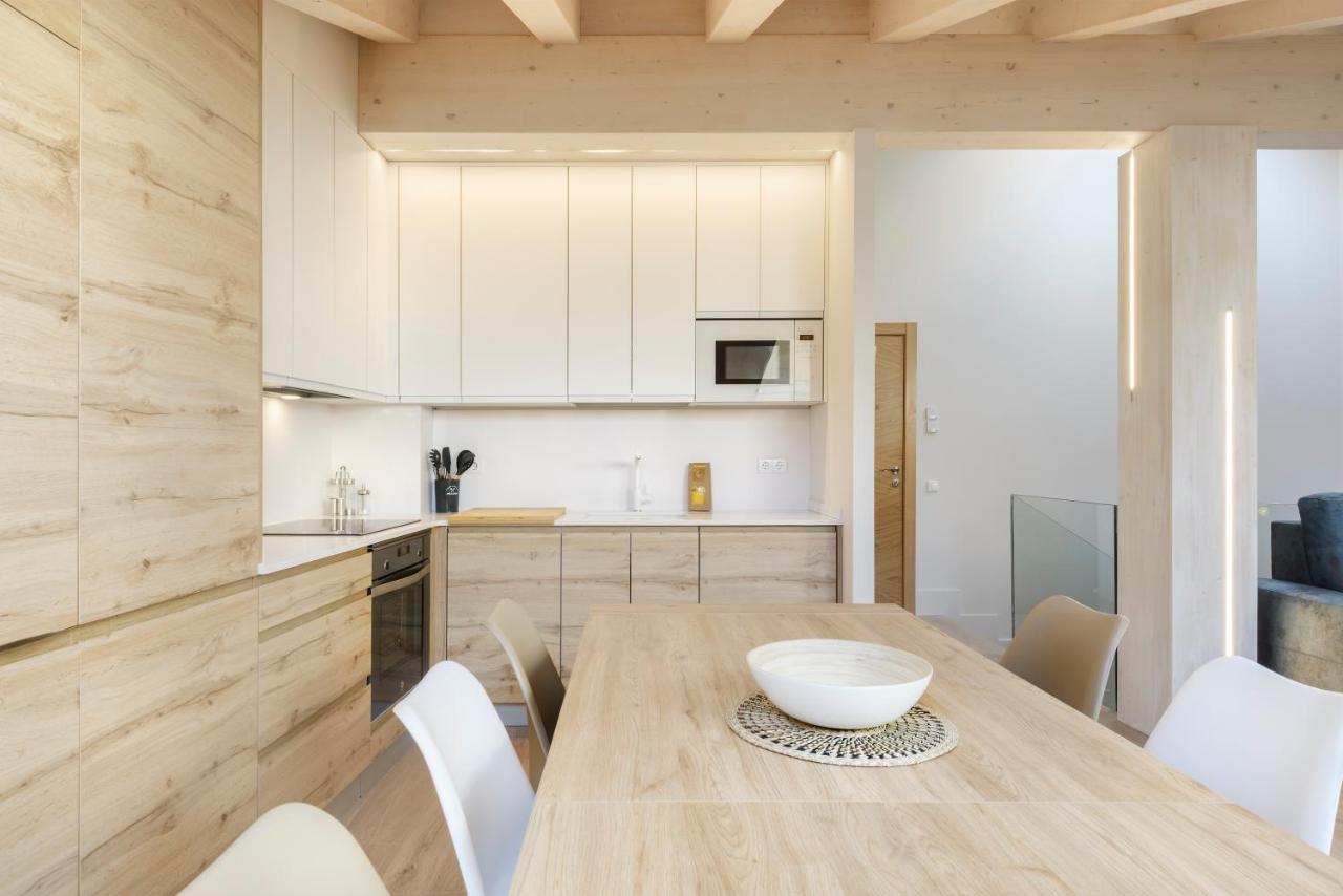 Apartamentos La Muralla De Хака Экстерьер фото