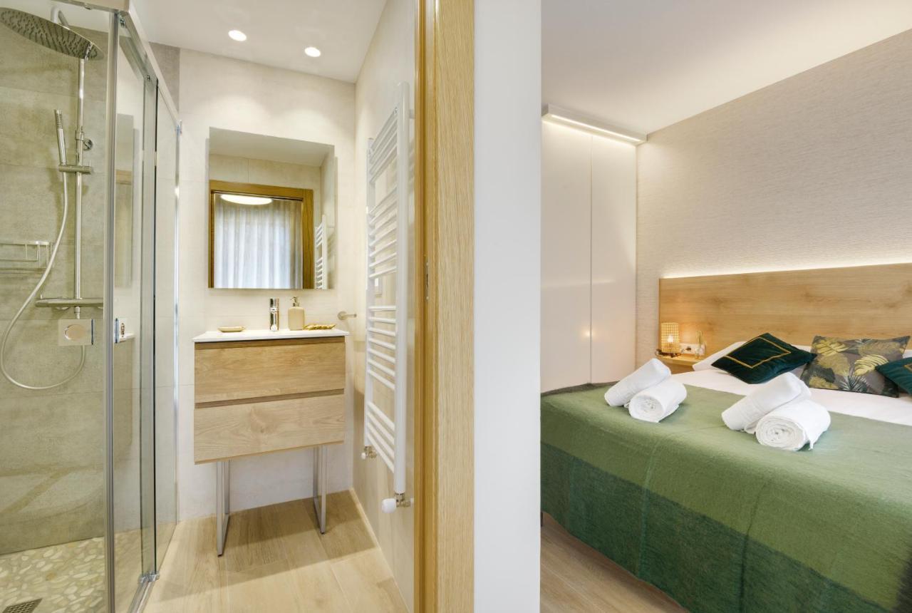 Apartamentos La Muralla De Хака Экстерьер фото