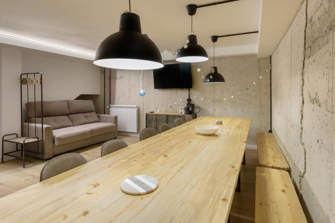 Apartamentos La Muralla De Хака Экстерьер фото