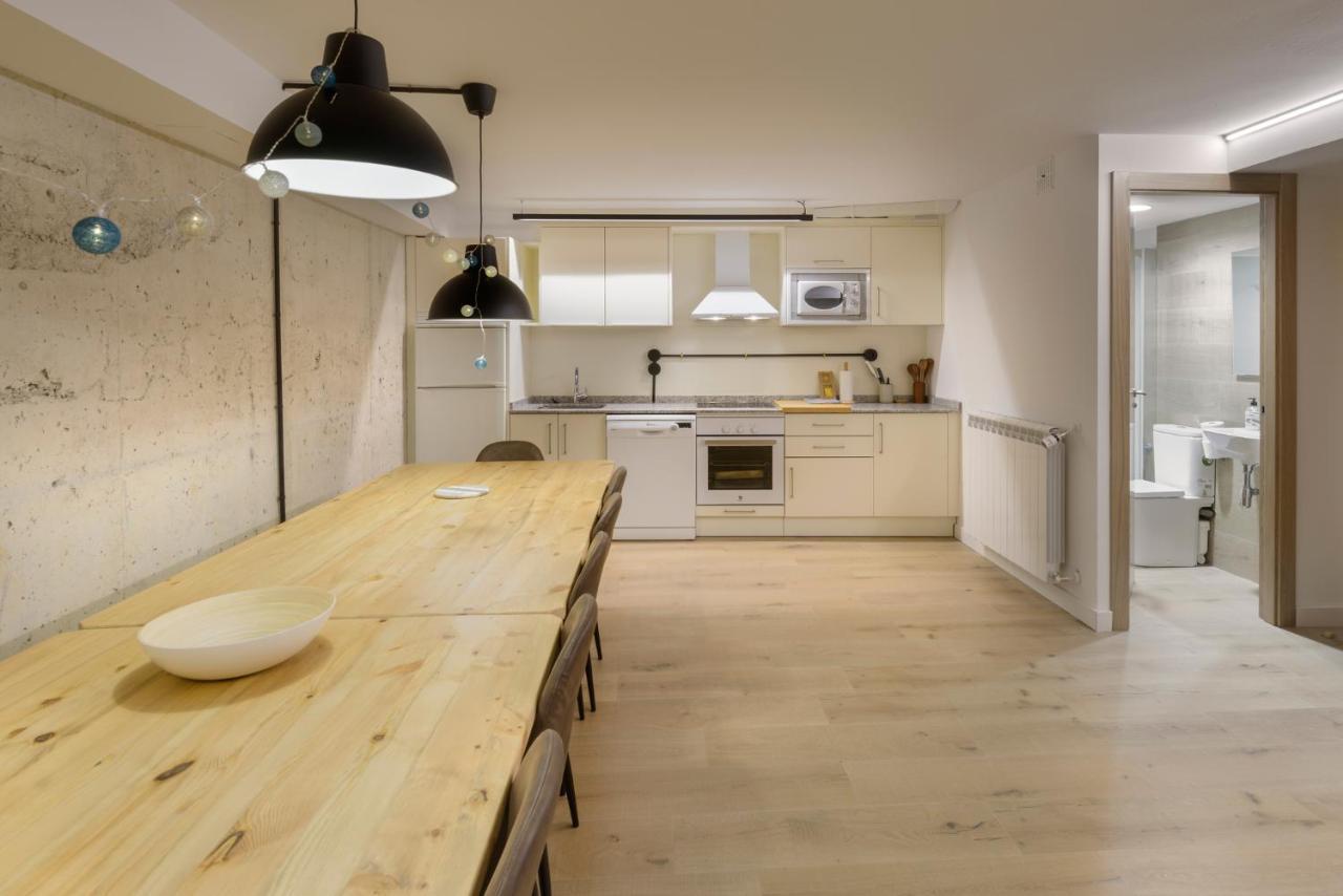 Apartamentos La Muralla De Хака Экстерьер фото